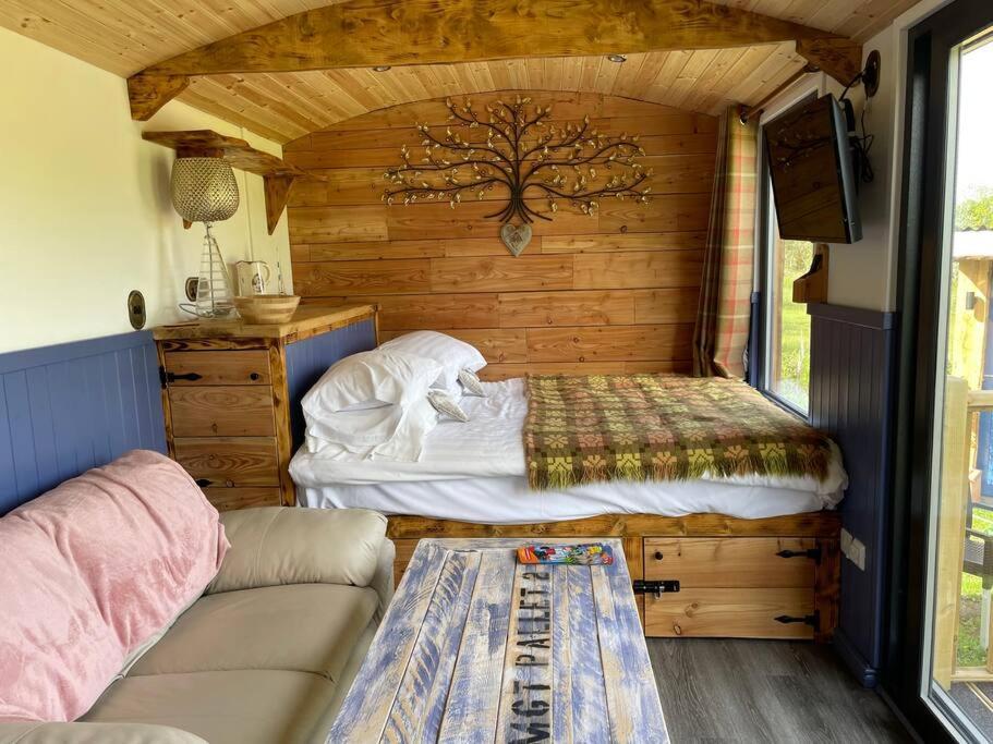 Apartment Pembrokeshire Shepherd Hut With Hottub Jordanston